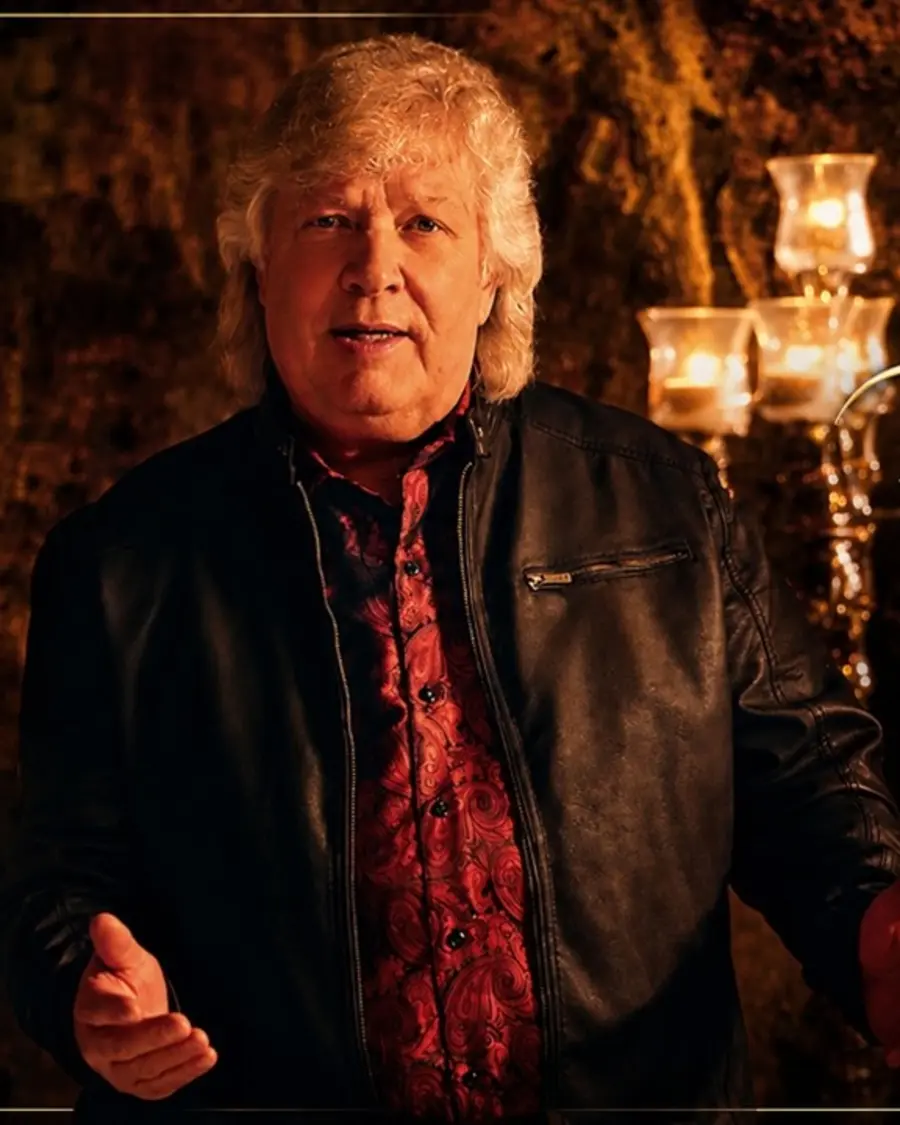 Christian Frey im Motiv des offiziellen Musikvideos zu „Warum denkst du eigentlich (dass ich dich noch liebe)“